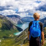 backpacker-mountains-panorama-pixabay