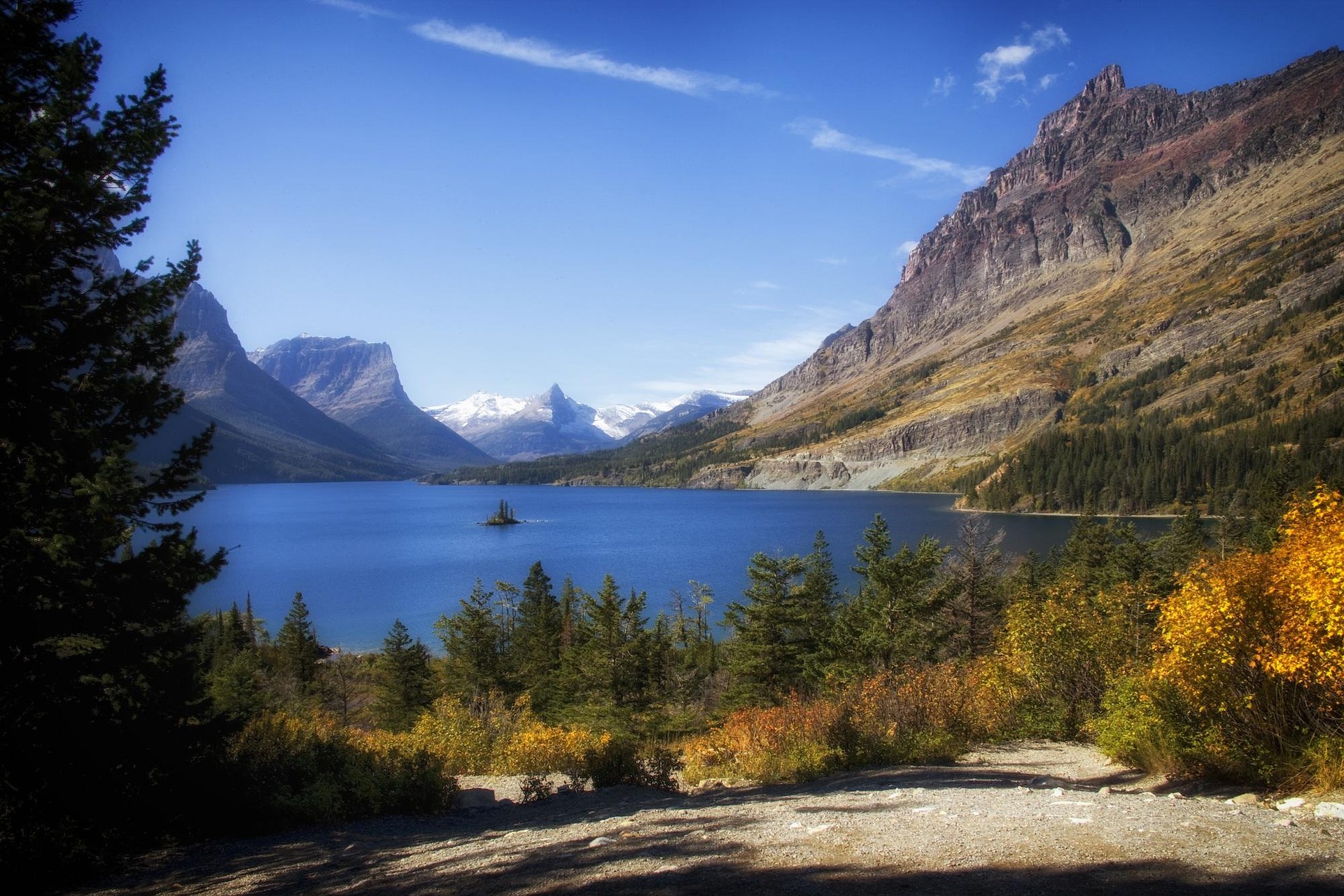 The Best Glamping Near Yellowstone & Glacier, Montana